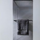 Luxusní designový sušič ručníků Ecume z Olycale kamene